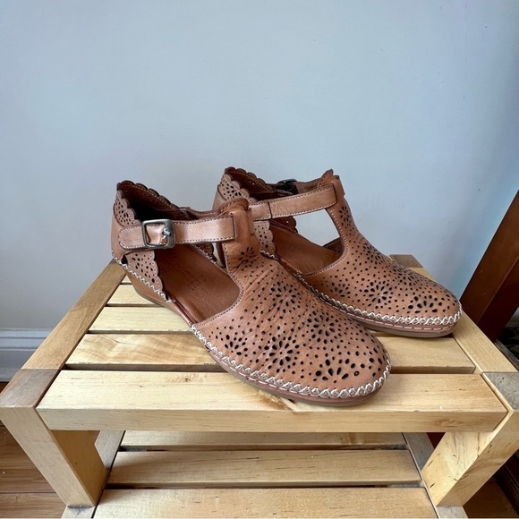 Spring Step Airy Wedge Heels 7.5 - Picture 2 of 7